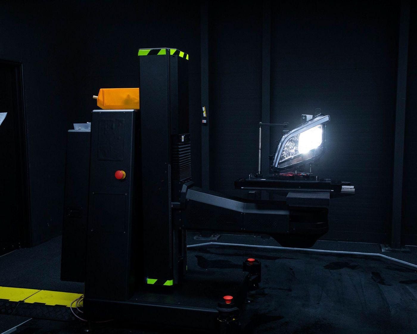 본문 이미지 - 한국교통안전공단 튜닝안전기술원 광학시험동 모습.&#40;한국교통안전공단 제공&#41;