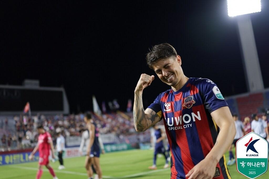 본문 이미지 - 수원FC의 윌리안(한국프로축구연맹 제공)