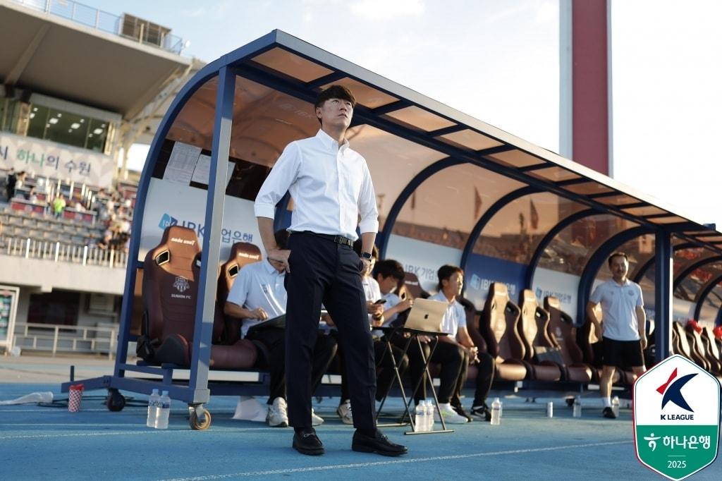 본문 이미지 - 김은중 수원FC 감독&#40;한국프로축구연맹 제공&#41; 