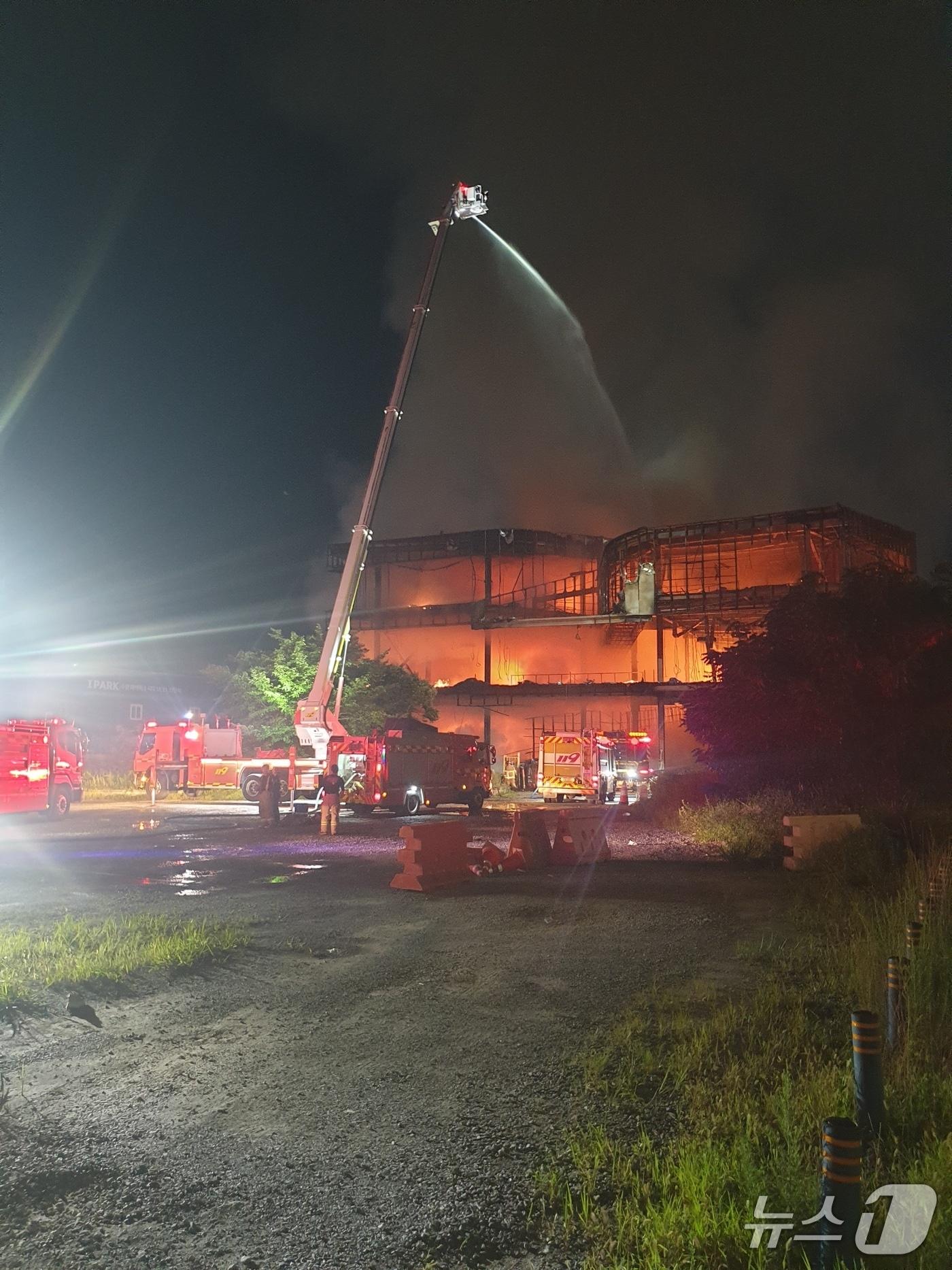 본문 이미지 - 화재 현장. &#40;경기도소방재난본부 제공. 재판매 및 DB 금지&#41; 2025.7.27/뉴스1