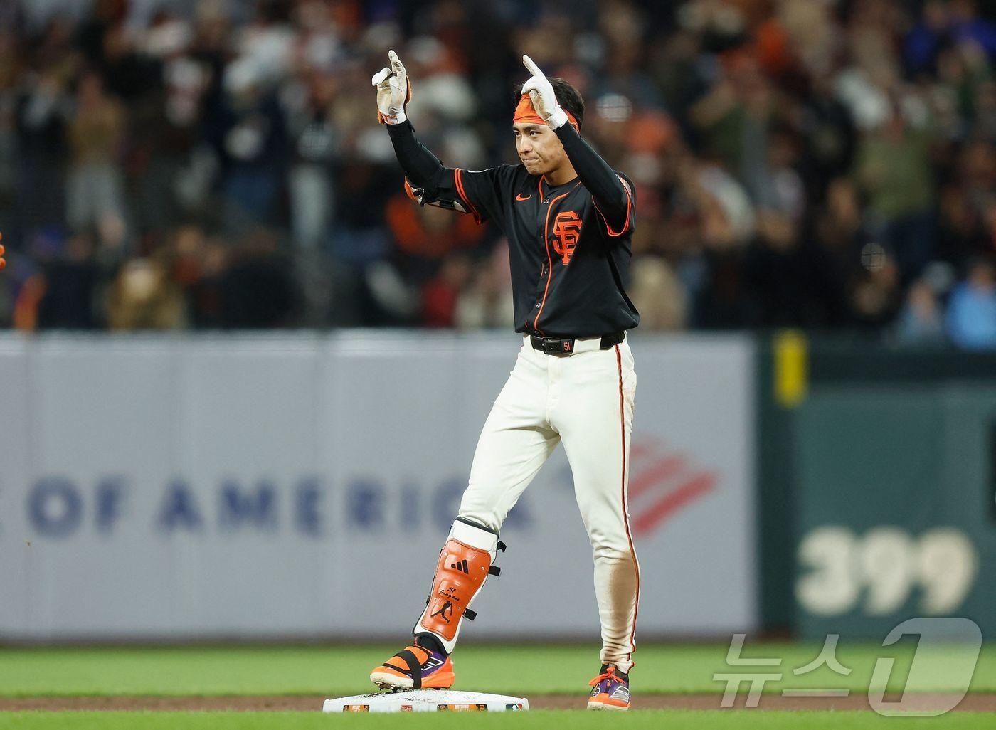 본문 이미지 - 샌프란시스코 자이언츠 이정후가 27일(한국시간) 열린 2025 메이저리그 뉴욕 메츠전에서 4타수 3안타 1점으로 맹타를 휘둘렀다. ⓒ AFP=뉴스1