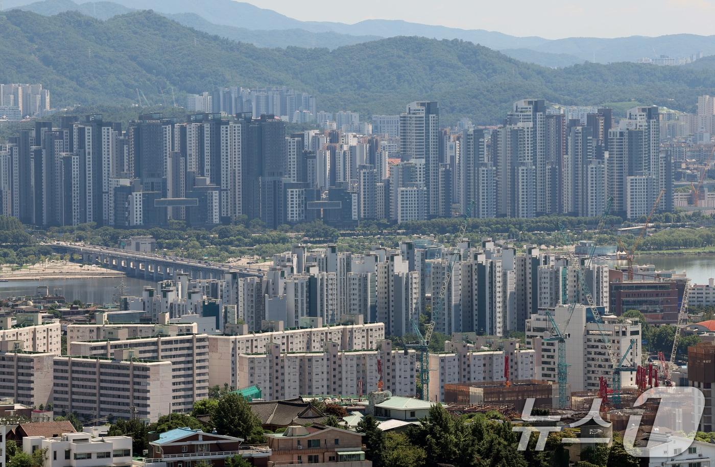 서울 남산에서 바라본 서울 시내 아파트 모습. 2025.7.27/뉴스1 ⓒ News1 황기선 기자