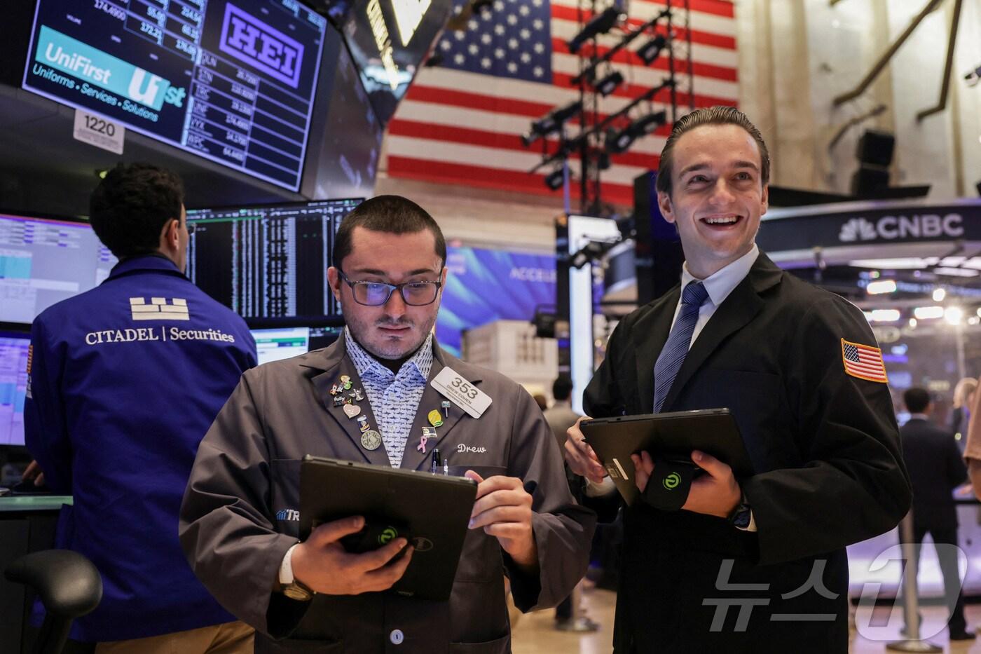 뉴욕증권거래소 트레이더들 ⓒ 로이터=뉴스1