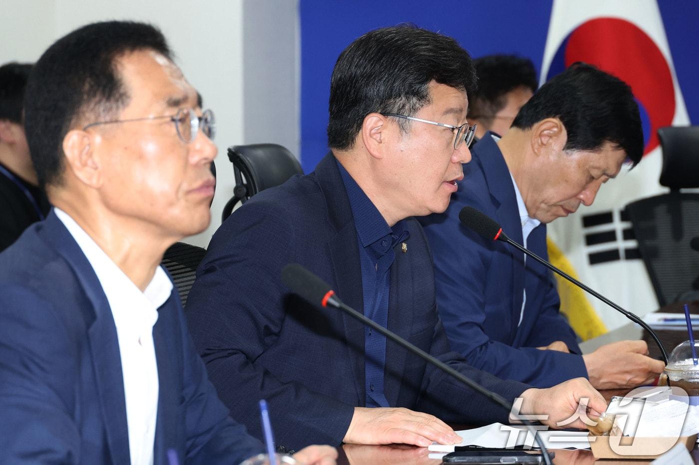 국회 환경노동위원장인 안호영 더불어민주당 의원이 28일 오전 서울 여의도 국회 의원회관에서 열린 노란봉투법(노동조합법 2·3조 개정안) 관련 당정 간담회에서 발언하고 있다. 2025.7.28/뉴스1 ⓒ News1 이광호 기자