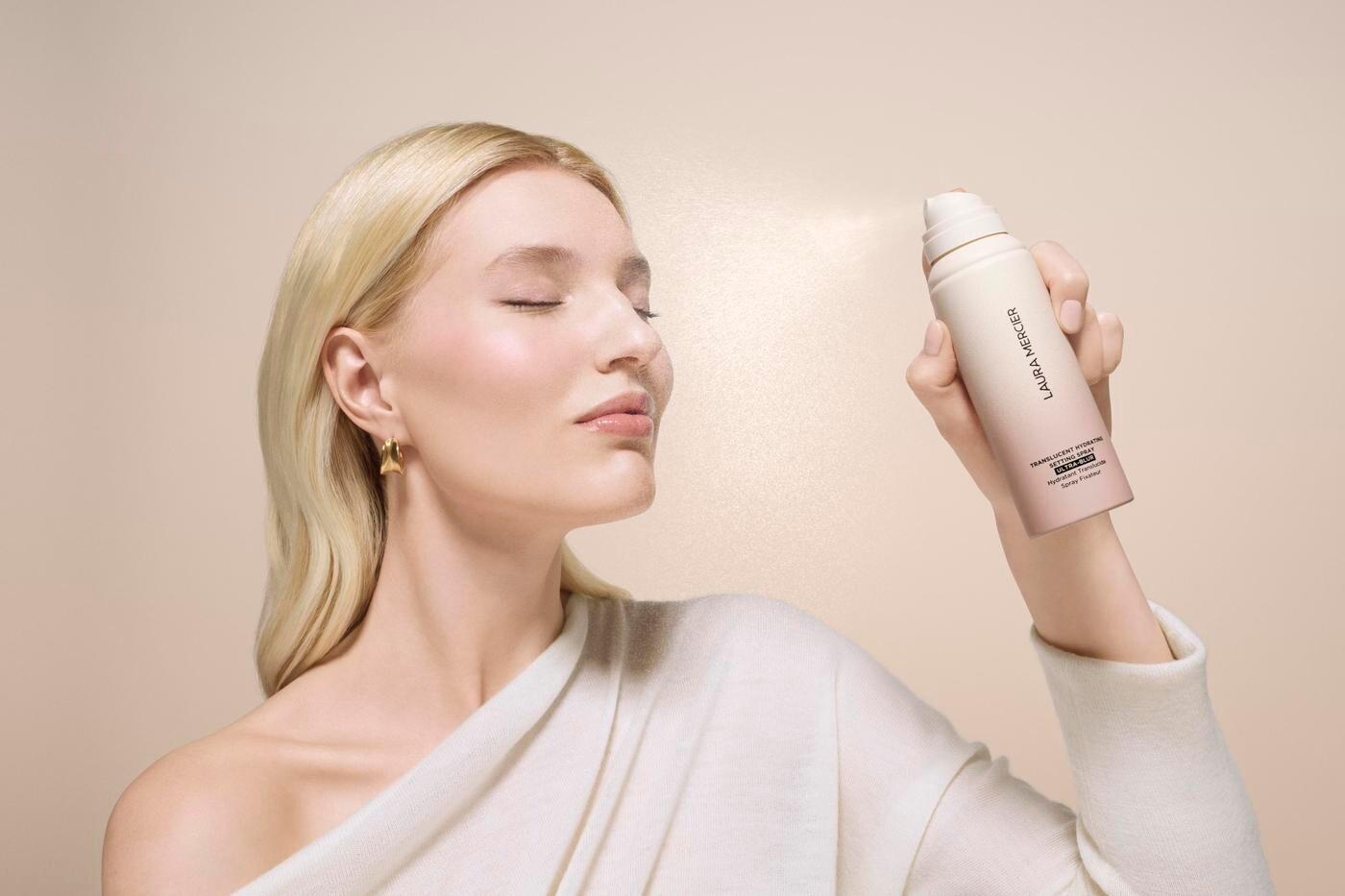 트랜스루센트 하이드레이팅 픽서.(로라메르시에제공)