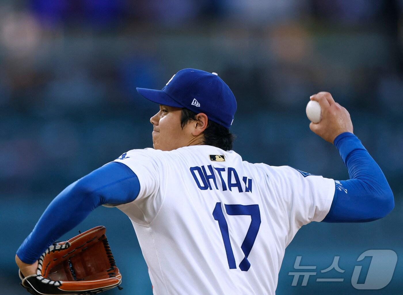 본문 이미지 - 투구하는 오타니 쇼헤이. ⓒ AFP=뉴스1