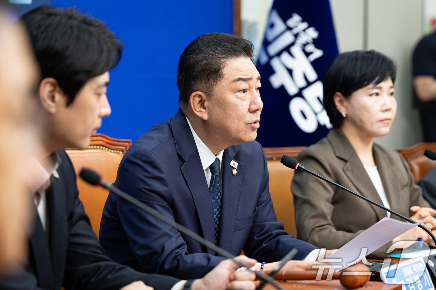 김병기 더불어민주당 당대표 직무대행 겸 원내대표가 28일 서울 여의도 국회에서 열린 최고위원회의에서 모두 발언을 하고 있다. 2025.7.28/뉴스1 ⓒ News1 유승관 기자