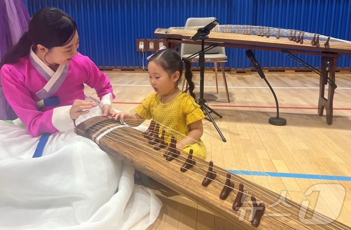 본문 이미지 - 경북교육청은 유치원, 어린이집을 대상으로 '찾아가는 문화공연'을 9월부터 울릉도를 포함해 23개 기관에서 12차례 진행한다.(경북교육청 제공, 재판매 및 DB 금지)ⓒ News1 김대벽기자
