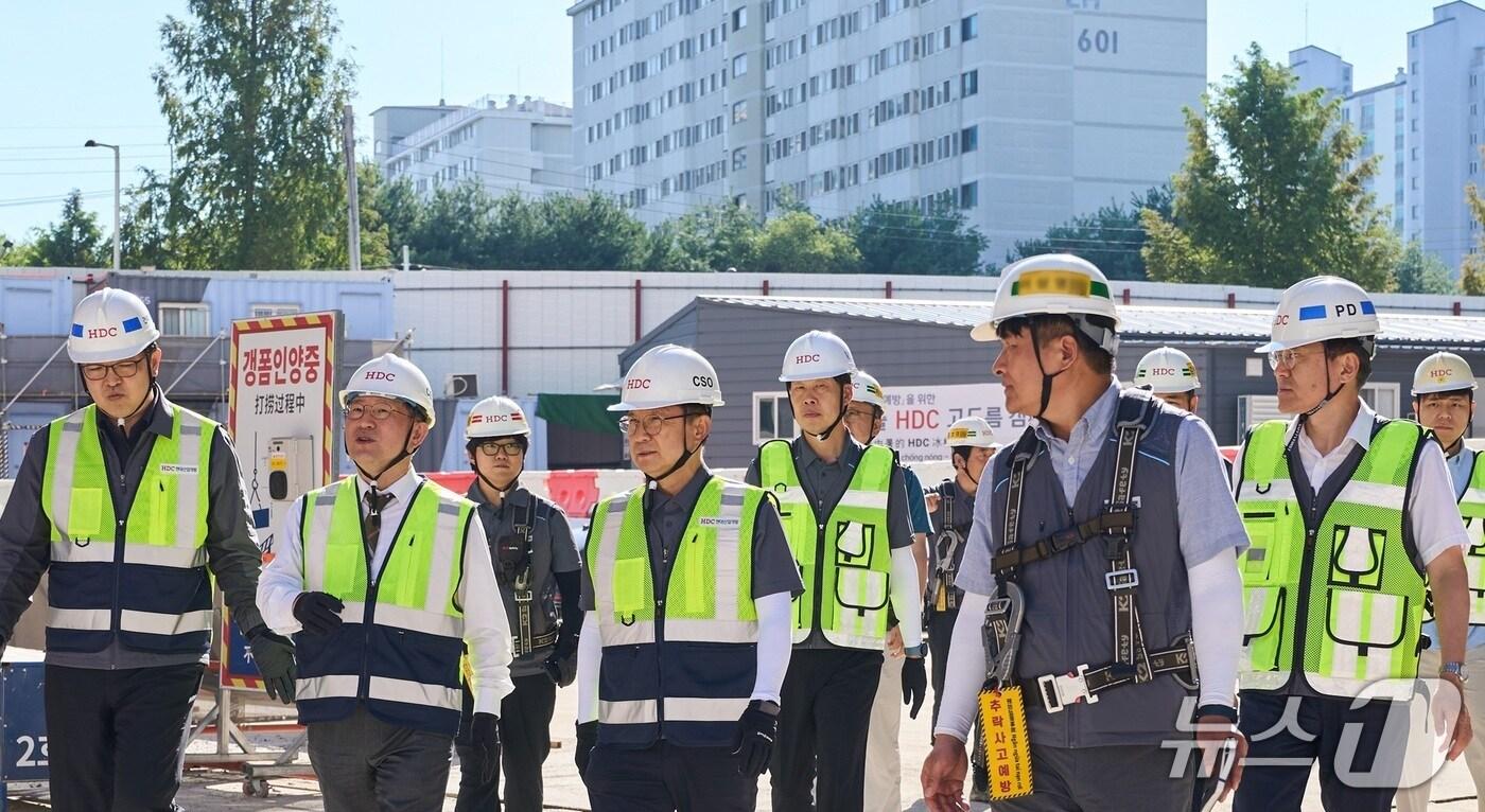 HDC현대산업개발 경영진, 여름철 폭염 대비 현장 점검 (HDC현대산업개발 제공) 