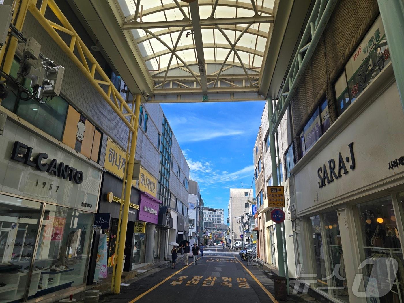 본문 이미지 - 제주시 원도심 거리/뉴스1 ⓒ News1 고동명 기자