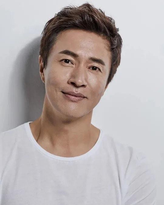 본문 이미지 - 가수 김정민