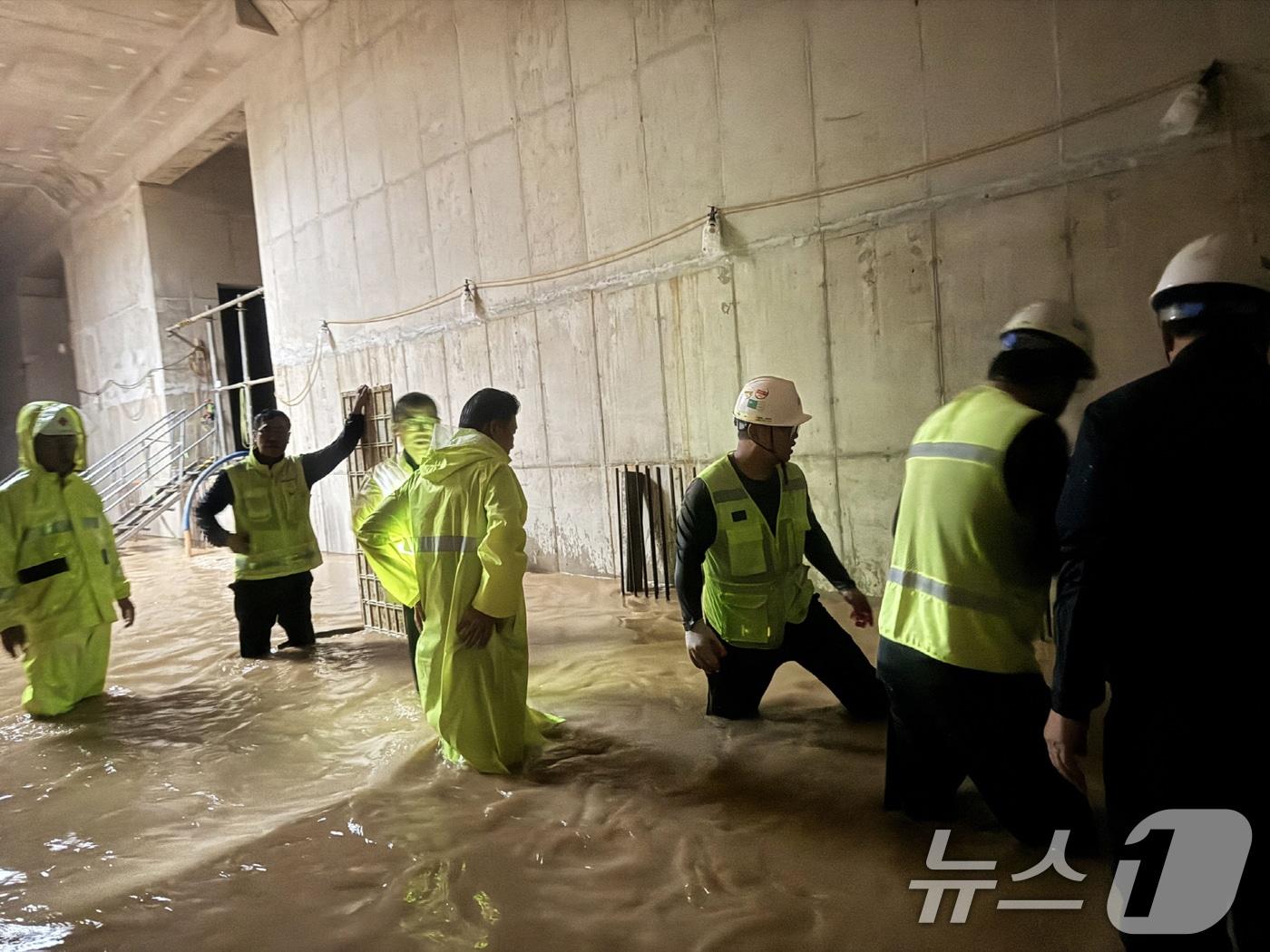 본문 이미지 - 지난 17~19일 내린 극한 호우로 침수된 광주 도시철도 2호선 공사 현장.(광주시 제공. 재판매 및 DB 금지) 2025.7.28/뉴스1 
