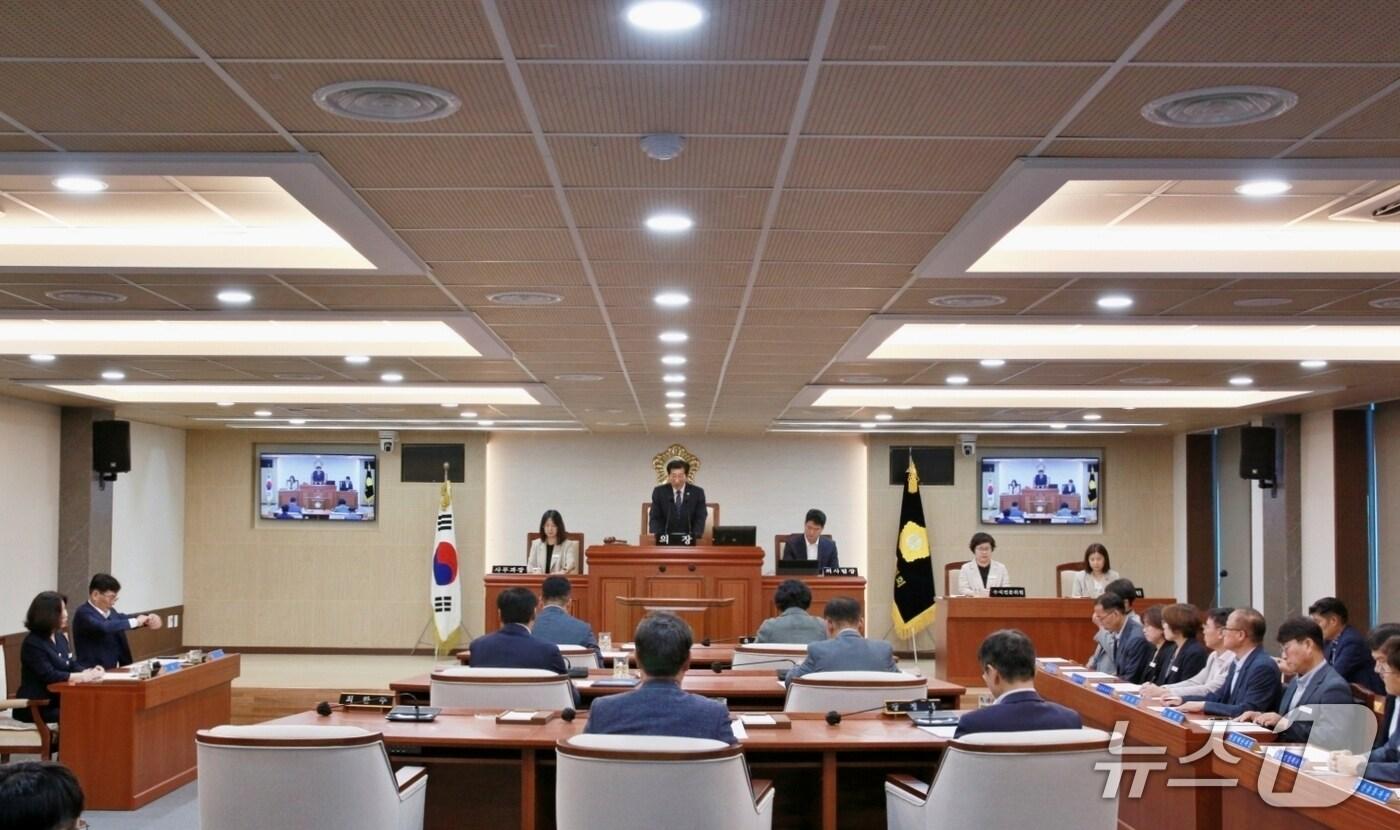 전북 장수군의회가 28일 제377회 임시회 제6차 본회의를 열고 15일간의 일정을 마무리했다.&#40;의회 제공. 재판매 및 DB금지&#41;2025.7.28/뉴스1