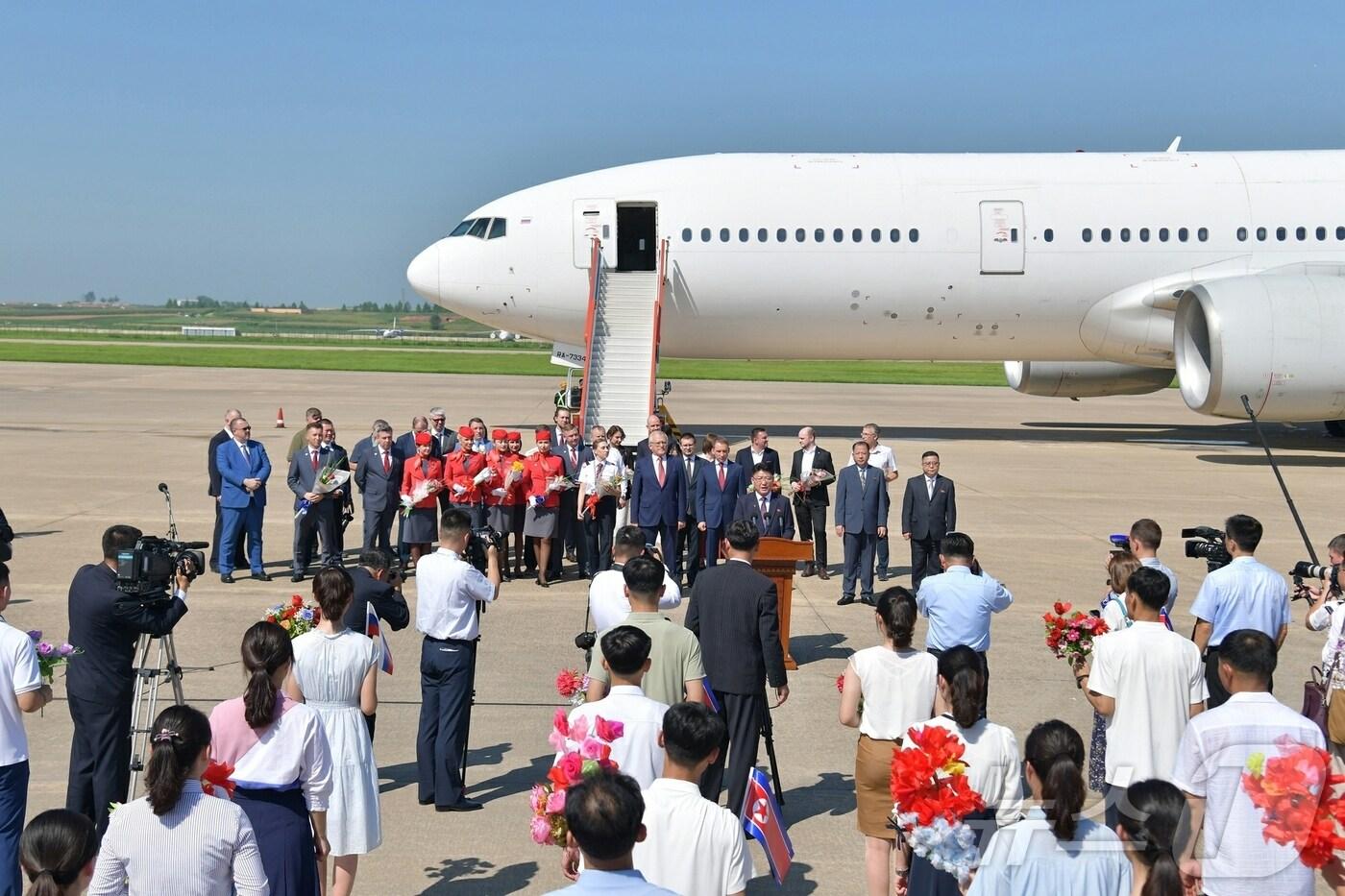 &#40;평양 노동신문=뉴스1&#41; = 북한 평양과 러시아 모스크바 사이의 정기노선 재개 기념식 모습.[국내에서만 사용가능. 재배포 금지. DB 금지. For Use Only in the Republic of Korea. Redistribution Prohibited] rodongphoto@news1.kr