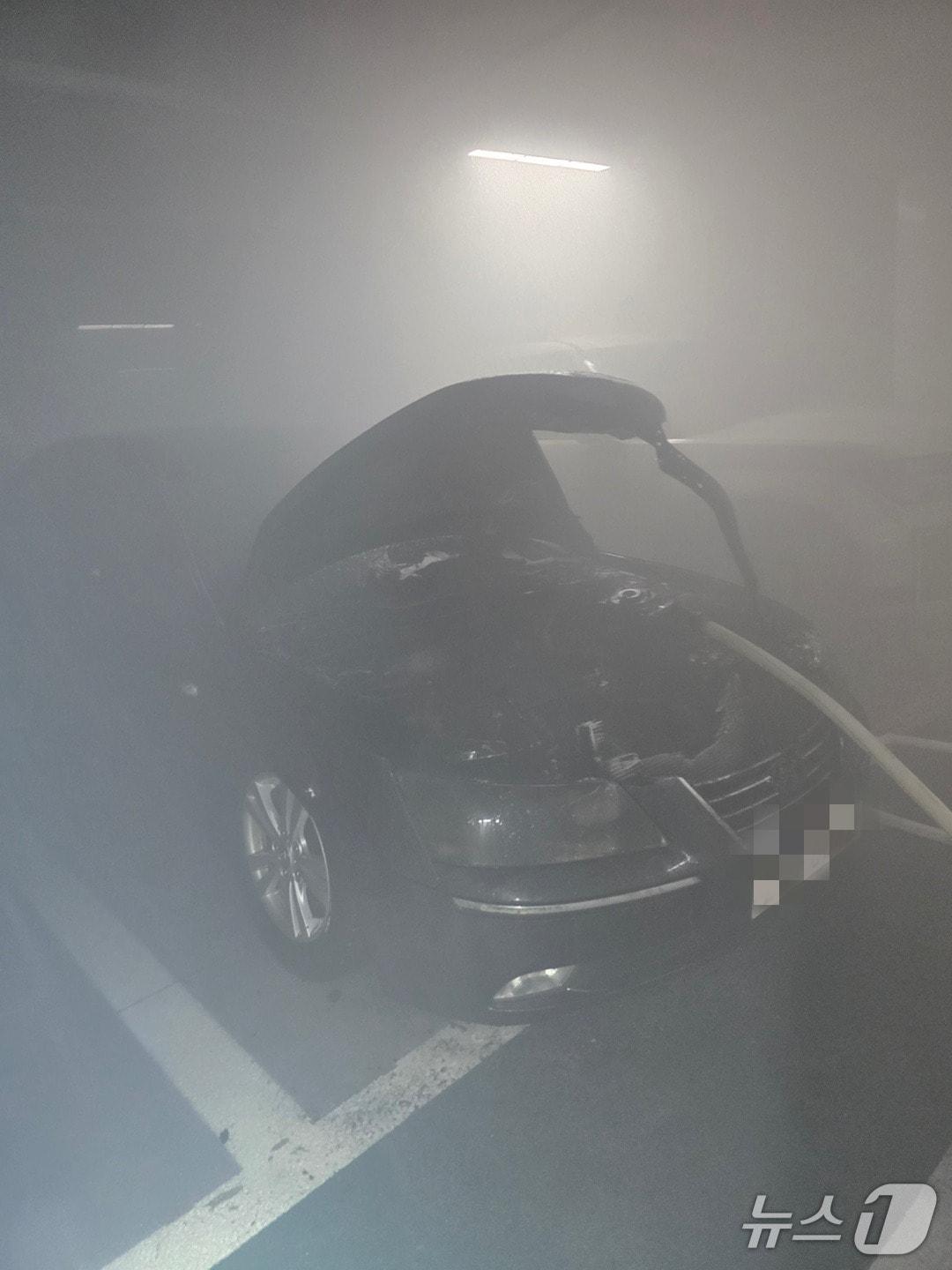 본문 이미지 - 화재 현장 모습.(전북소방 제공. 재판매 및 DB금지)