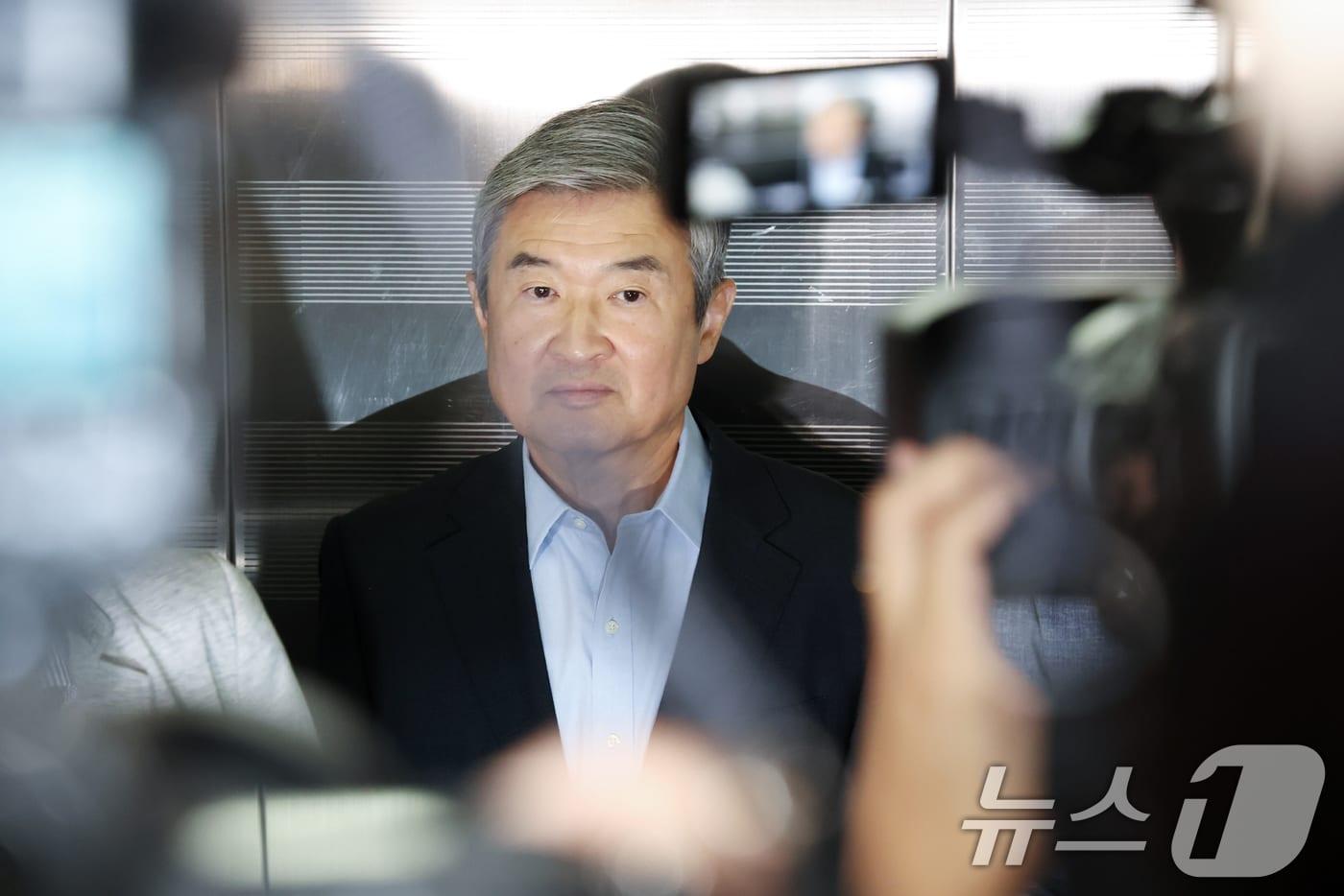 조태용 전 국가정보원장이 29일 오전 서울 서초구 &#39;순직 해병 특검&#39;&#40;이명현 특별검사&#41; 사무실에 피의자 신분으로 출석하고 있다. 2025.7.29/뉴스1 ⓒ News1 민경석 기자