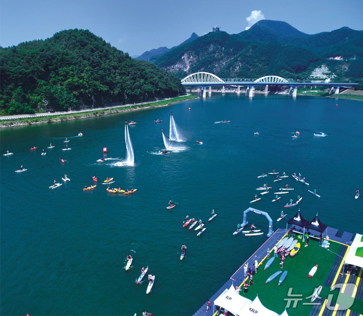 본문 이미지 -  지난 단양 레이크파크 수상페스티벌.(단양군 제공. 재판매 및 DB금지) /뉴스1  