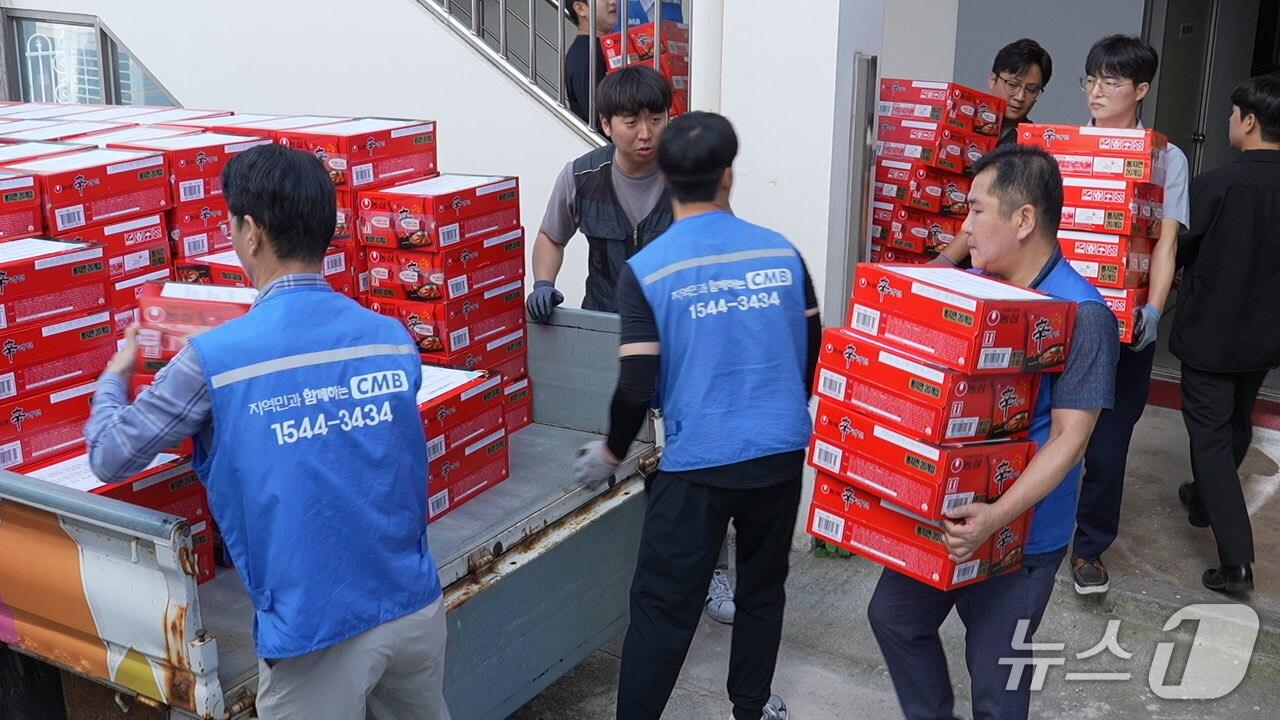 본문 이미지 - CMB, 수해지역 구호품 지원 현장 모습. (CMB 제공. 재판매 및 DB금지)2025.7.29/뉴스1