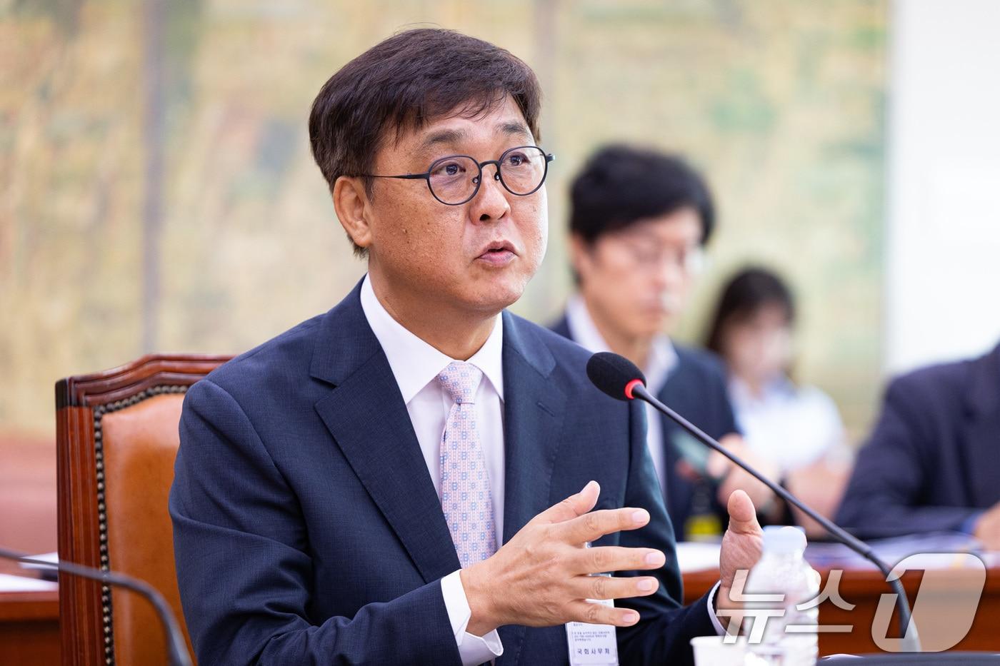 최휘영 문화체육관광부 장관 후보자가 29일 서울 여의도 국회 문화체육관광위원회에서 열린 인사청문회에 출석해 의원 질의에 답하고 있다. 2025.7.29/뉴스1 ⓒ News1 유승관 기자