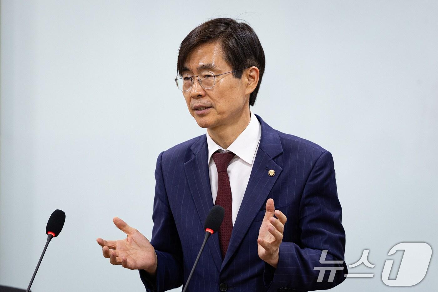 국민의힘 당대표 출마를 선언한 조경태 의원이 29일 서울 여의도 국회 의원회관에서 2030 중도보수 간담회를 하고 있다. 2025.7.29/뉴스1 ⓒ News1 유승관 기자