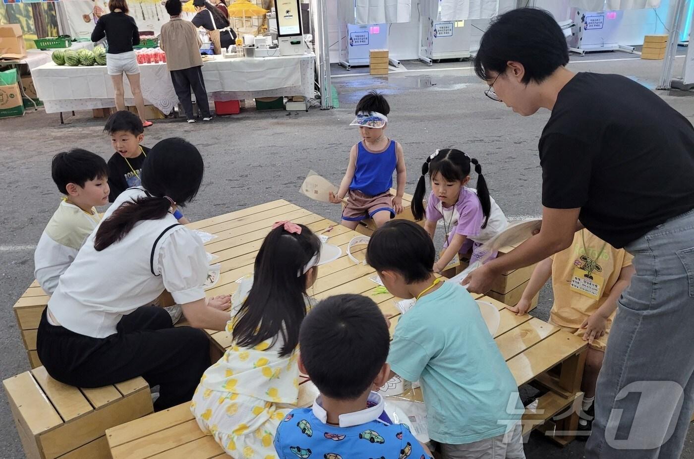 경북도가 저출생 문제 해결과 가족 친화 문화 확산을 위해 오는 8월3일 봉화은어축제장 일대에서‘가족이 행복한 축제한마당’을 개최한다.2025.7.29/뉴스1 ⓒ News1 김대벽기자