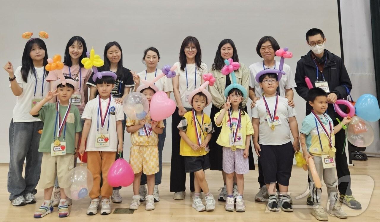 본문 이미지 - 경북교육청이 유보통합 실현을 위해 영덕군에 있는 해양수련원에서 '2025 가족과 함께하는 별빛 달빛 캠프'를 개최했다.(경북교육청 제공, 재판매 및 DB 금지)ⓒ News1 김대벽기자