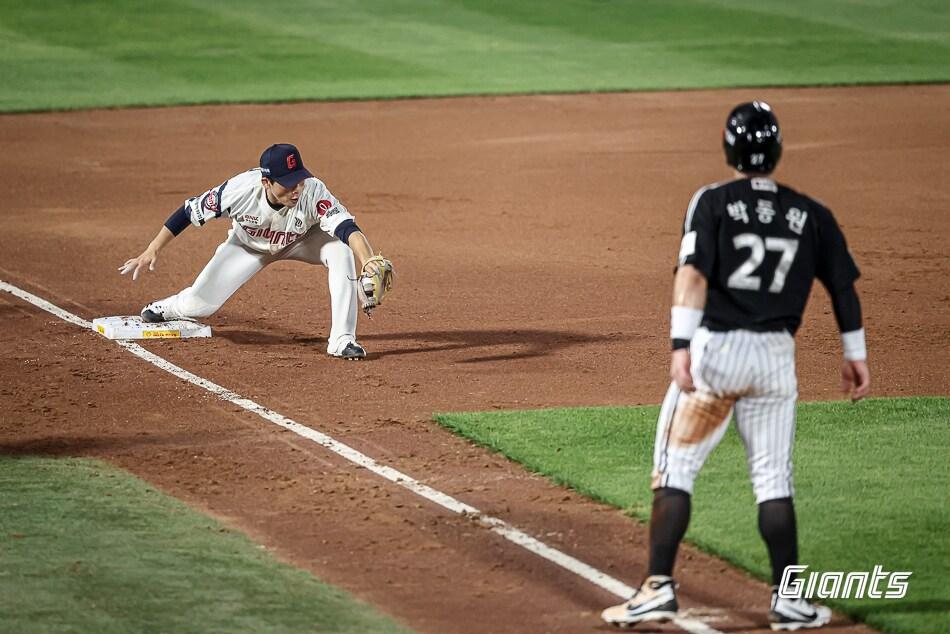 본문 이미지 - 롯데 자이언츠와 LG 트윈스가 3일 부산 사직구장에서 전반기 마지막 대결을 펼친다. (롯데 자이언츠 제공)