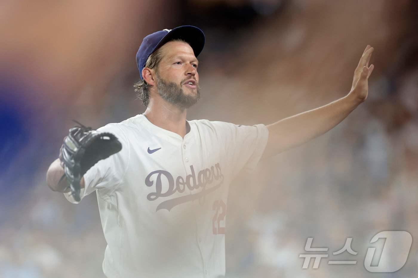 LA 다저스 클레이튼 커쇼가 3일(한국시간) 열린 2025 메이저리그 시카고 화이트삭스전에서 통산 3000탈삼진 대기록을 달성했다. ⓒ AFP=뉴스1