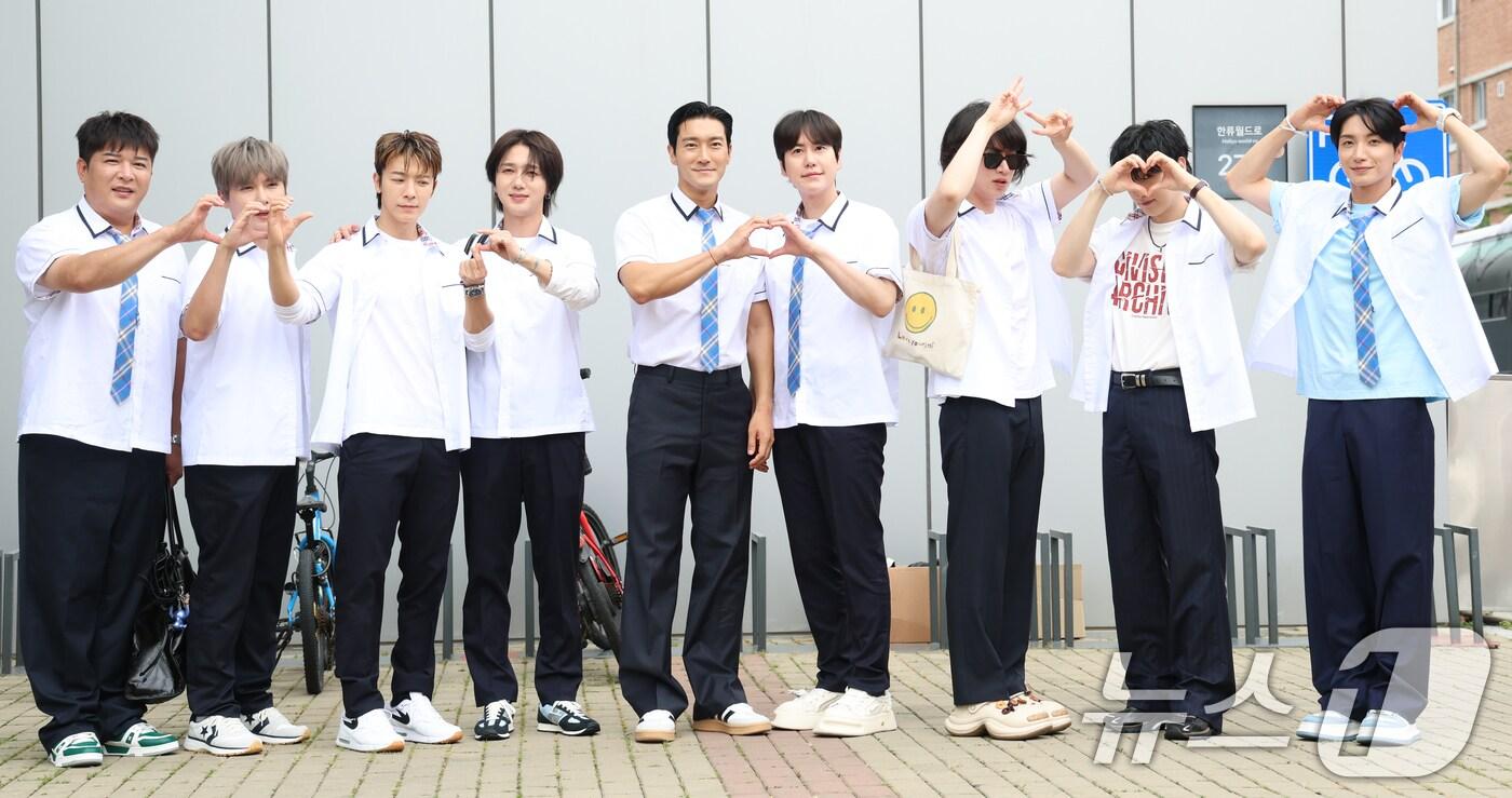 슈퍼주니어 신동(왼쪽부터)과 려욱, 동해, 예성, 최시원, 규현, 김희철, 은혁, 이특ⓒ News1 권현진 기자
