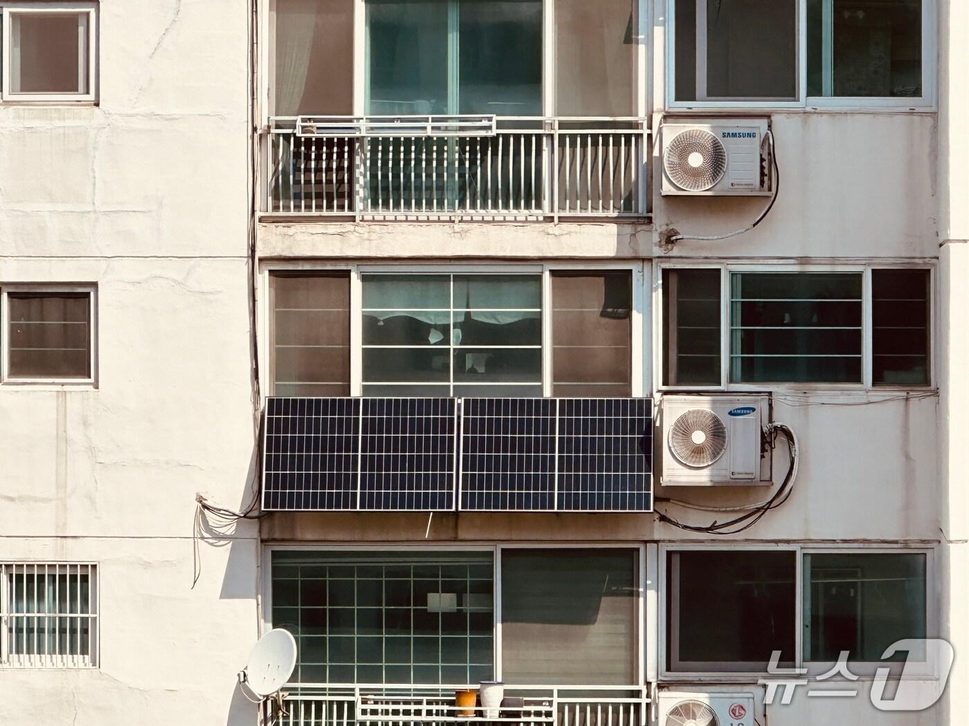 본문 이미지 - 미니태양광 설치.&#40;광명시 제공&#41;