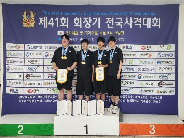 본문 이미지 - 청주 흥덕교등학교 사격부.(충북교육청 제공. 재판매 및 DB금지)/뉴스1