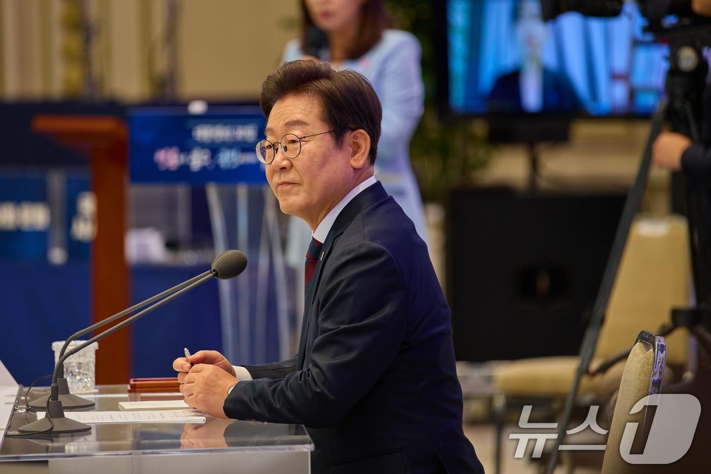 이재명 대통령이 3일 서울 청와대 영빈관에서 열린 ‘대통령의 30일, 언론이 묻고 국민에게 답하다’ 기자회견에서 기자들의 질문을 경청하고 있다. (대통령실 제공. 재판매 및 DB 금지) 2025.7.3/뉴스1 ⓒ News1 허경 기자