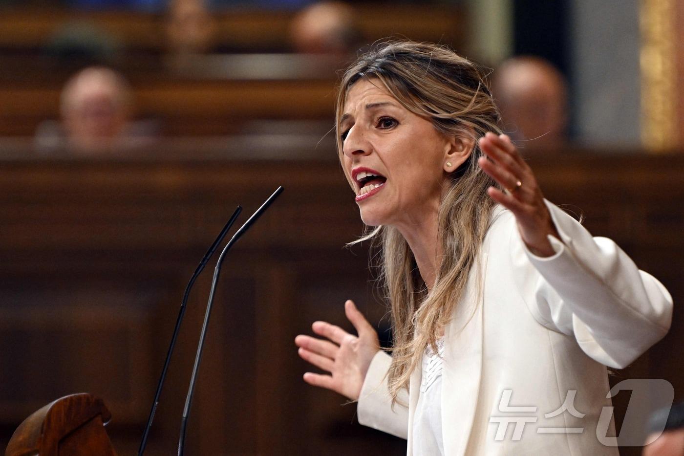 욜란다 디아즈 스페인 부총리 겸 노동장관이 9일(현지시간) 마드리드에서 열린 스페인 의회 본회의에서 연설하고 있다. 2025.7.9 ⓒ AFP=뉴스1 ⓒ News1 김경민 기자