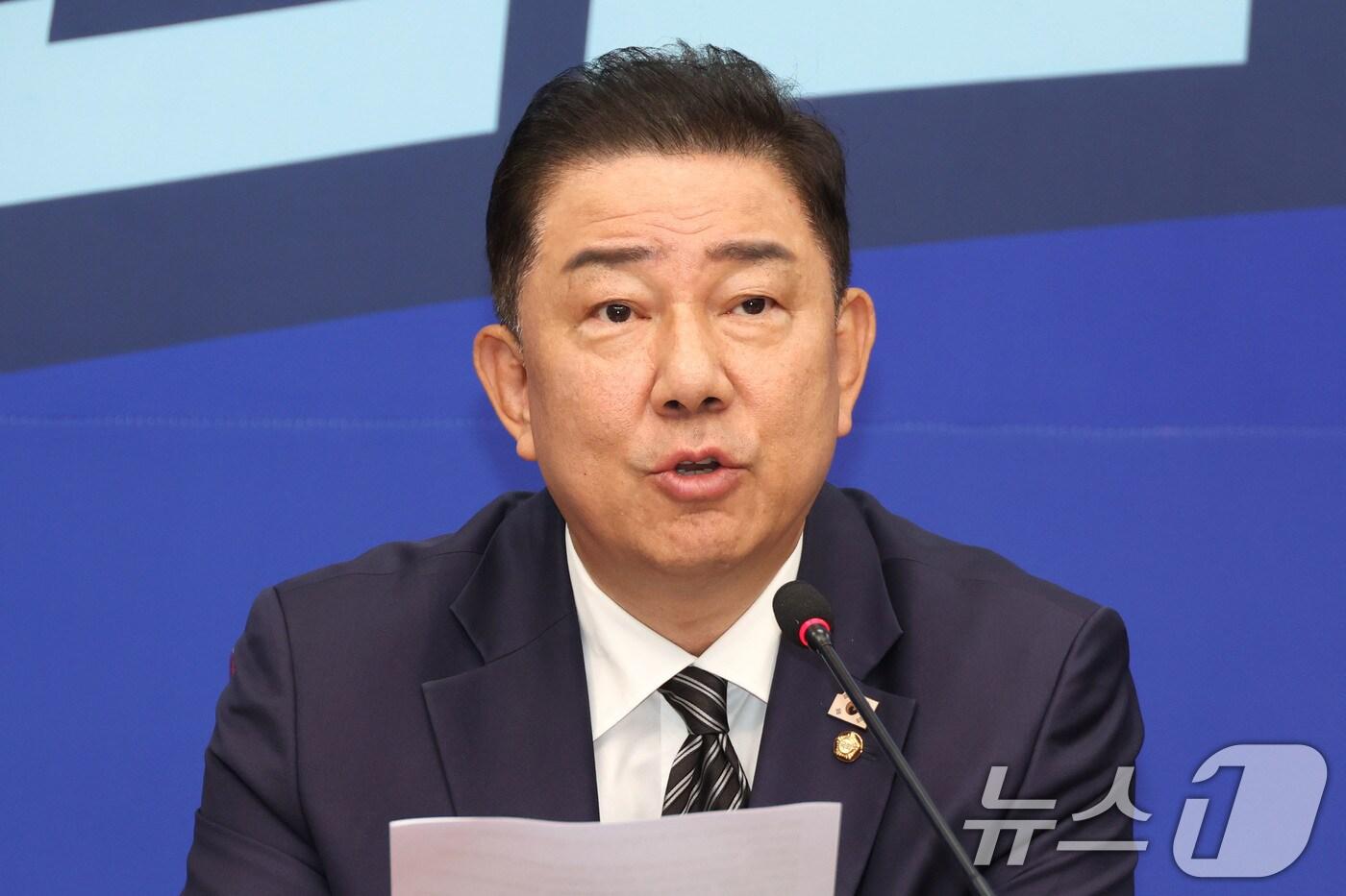 김병기 더불어민주당 대표 직무대행 겸 원내대표가 30일 오전 서울 여의도 국회에서 열린 최고위원회의에서 발언하고 있다. 2025.7.30/뉴스1 ⓒ News1 이광호 기자