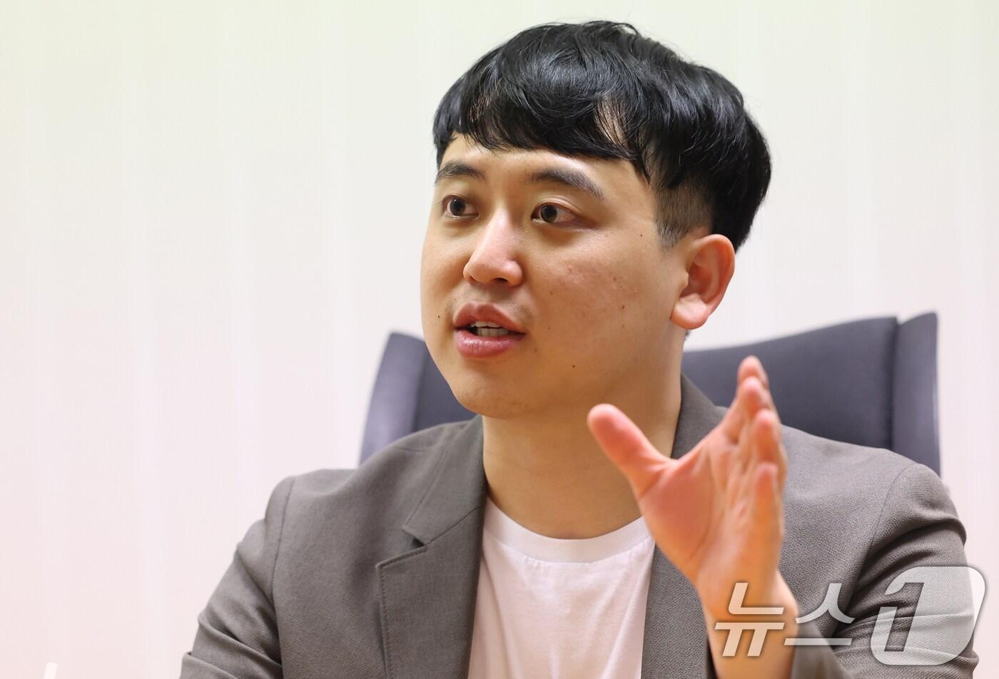 한성존 대한전공의협의회 대표가 30일 서울 종로구 뉴스1 회의실에서 인터뷰를 하고 있다. ⓒ News1 김명섭 기자