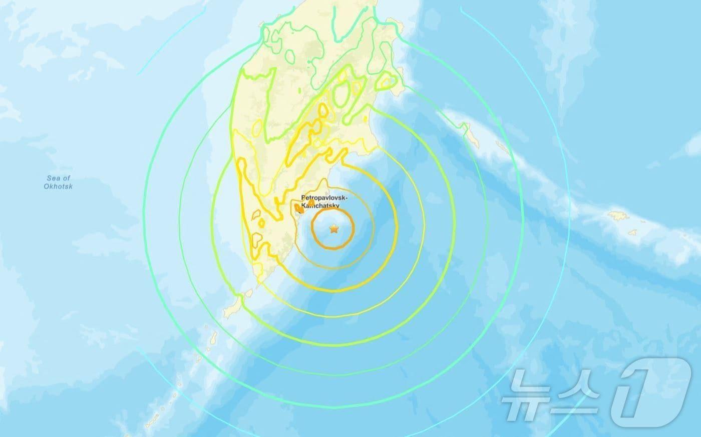 미국 지질조사국(USGS)이 제공한 이 이미지는 2025년 7월 30일 러시아 극동 해역에서 발생한 규모 8.8 지진의 진앙을 보여준다. 이 지진으로 태평양 전역에 최대 4m 높이의 쓰나미가 발생했으며, 하와이에서 일본에 이르는 지역에서 대피령이 내려졌다. 2025.7.30 ⓒ AFP=뉴스1 ⓒ News1 강민경 기자 ⓒ AFP=뉴스1 ⓒ News1 박세연 기자