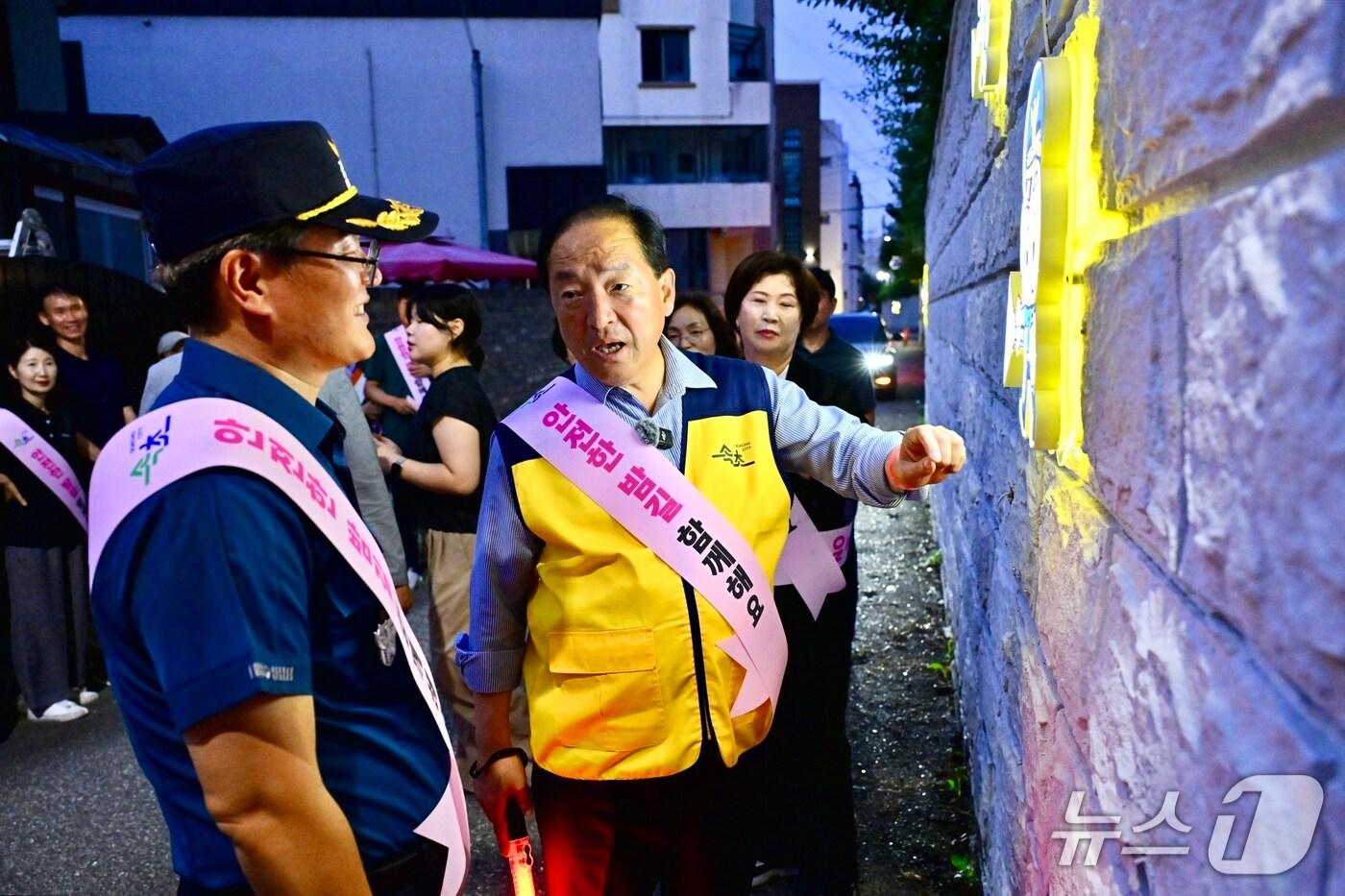 속초시, 여성안심구역 ‘빛길 따라 걷는 안심순찰’ 실시.&#40;속초시 제공, 재판매 및 DB 금지&#41; 2025.7.30/뉴스1