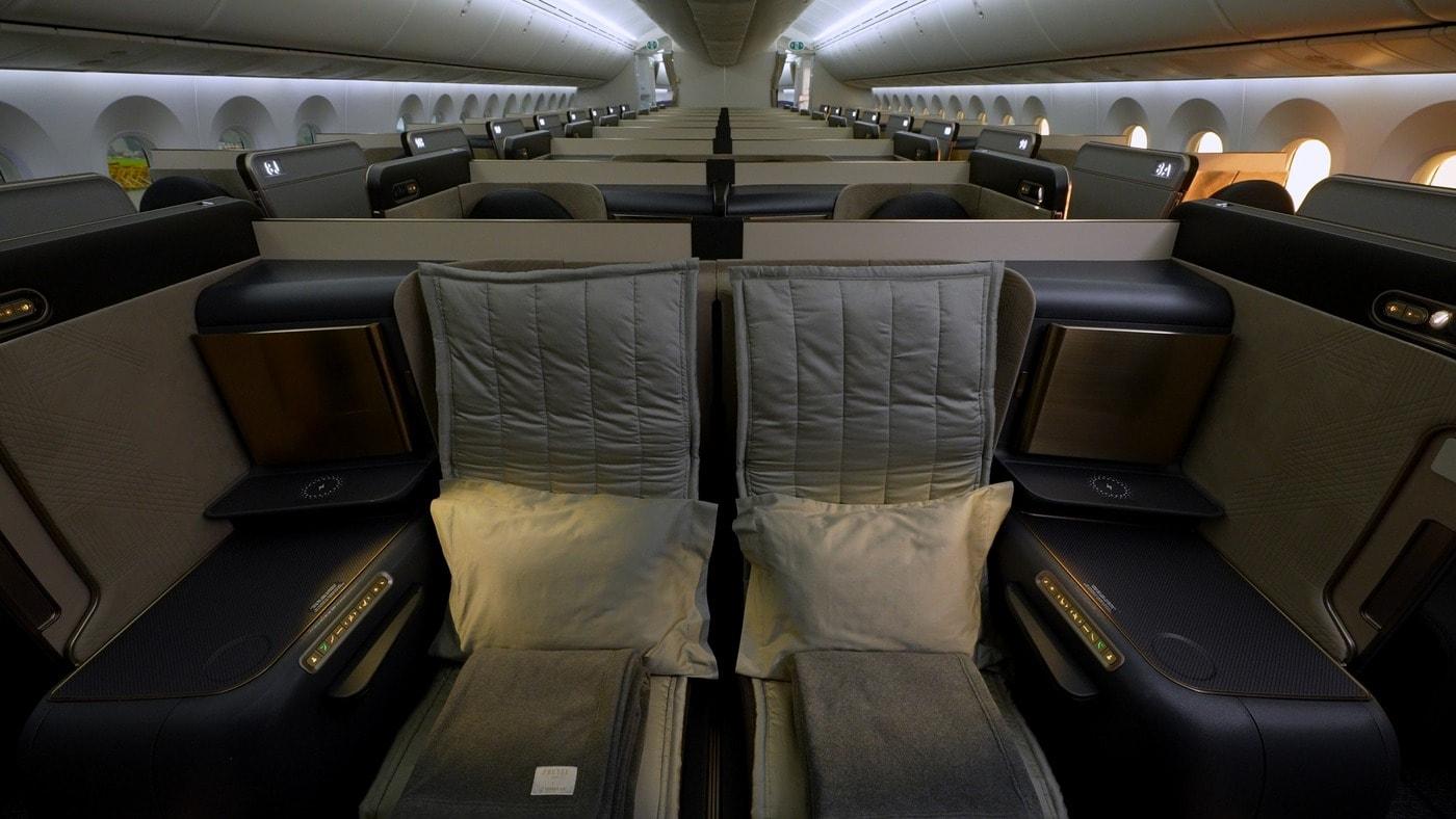 대한항공 프레스티지석에 신규 서비스되는 이탈리아 최고급 브랜드 프레떼(Frette)의 누빔 매트리스. 담요와 베개도 고객 편의에 맞춰 개선했다(대한항공 제공). 2025.07.30.