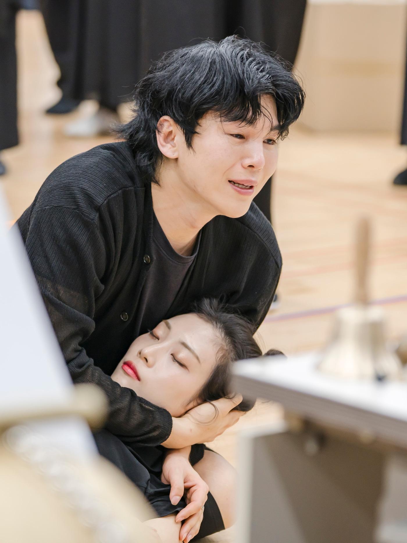 본문 이미지 - &#39;심청&#39; 리허설 중인 김준수&#40;국립극장 제공&#41;