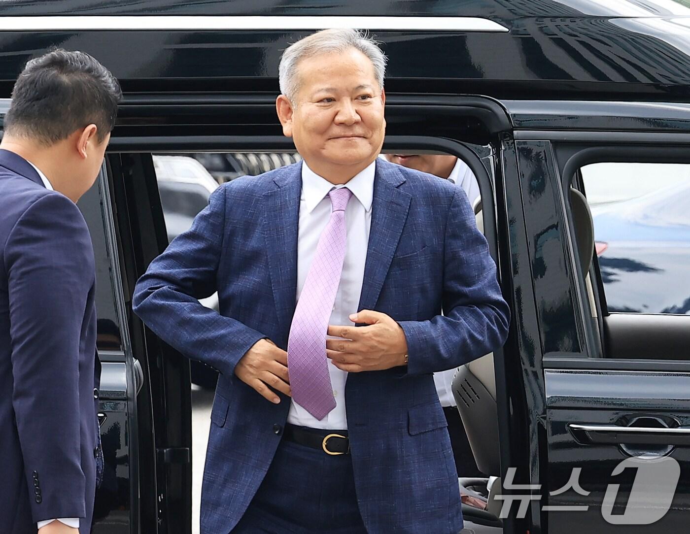 본문 이미지 - 구속 전 피의자 심문(영장실질심사)을 앞둔 이상민 전 행정안전부 장관이 31일 오후 내란특검이 위치한 서울 서초동 서울고등검찰청으로 출석하고 있다. 2025.7.31/뉴스1 ⓒ News1 박정호 기자