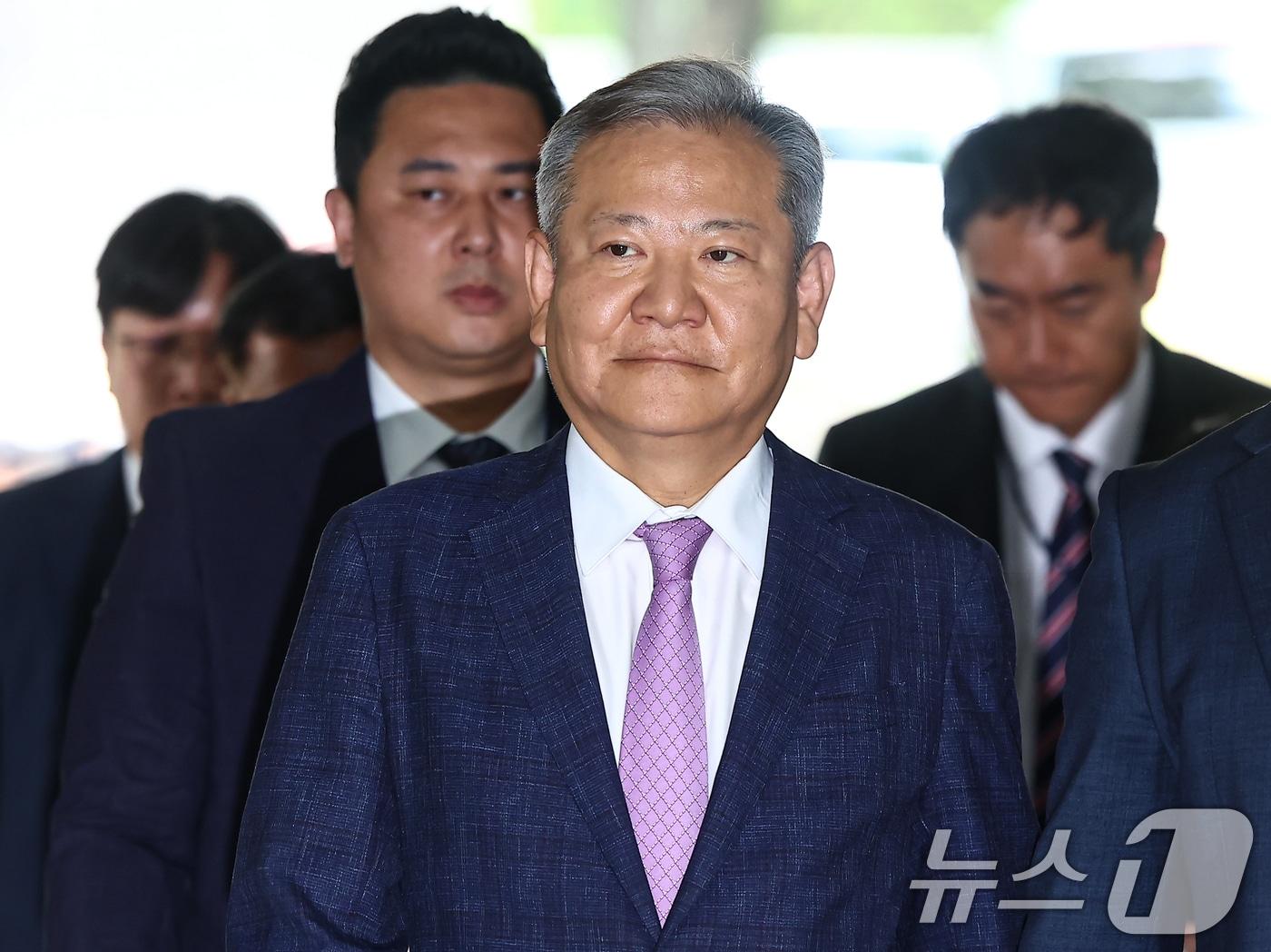 본문 이미지 - 12·3 비상계엄 당시 &#39;언론사 단전·단수&#39;를 지시한 의혹을 받는 이상민 전 행정안전부 장관. 2025.7.31/뉴스1 ⓒ News1 김도우 기자