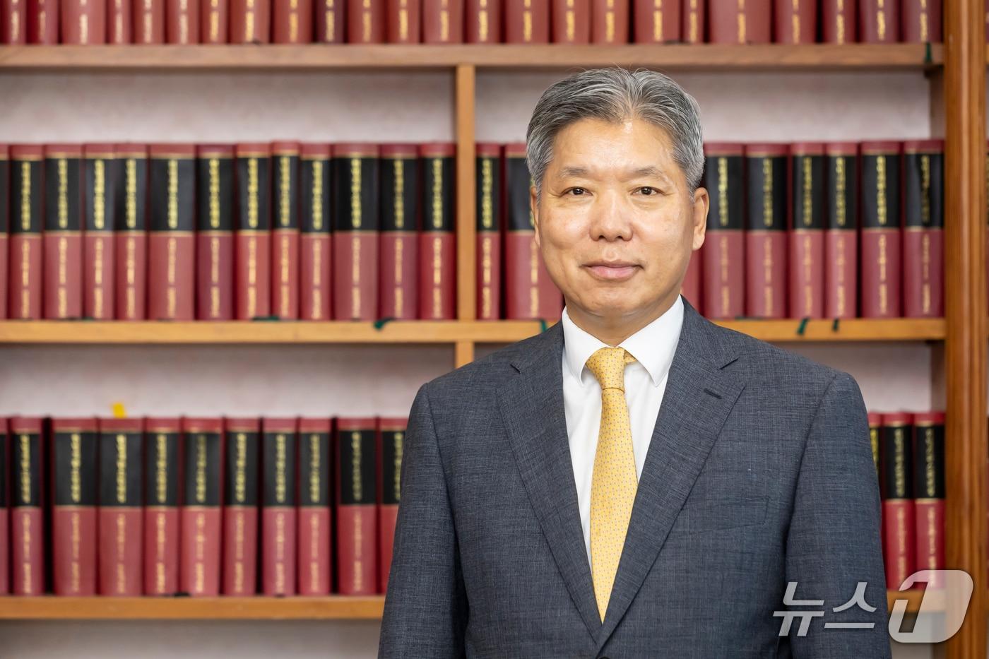 이영진 전 헌법재판관.