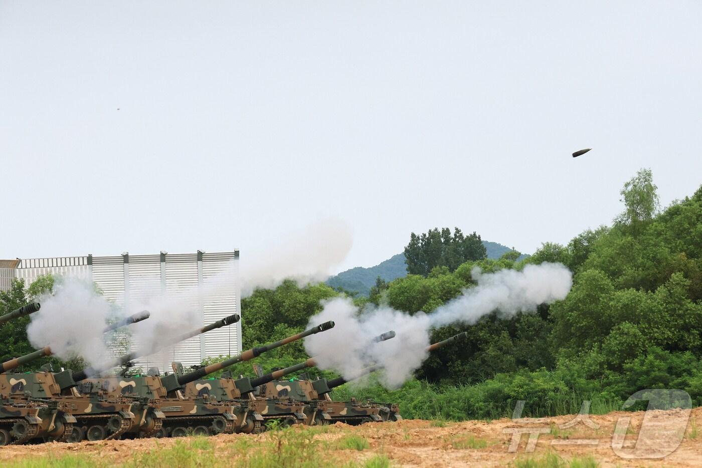 국과연이 개발한 무기 중 하나인 K9A1 자주포가 목표 지점을 향해 사격하고 있다.(11사단 제공, 재판매 및 DB 금지) 2025.7.31/뉴스1 ⓒ News1 양희문 기자
