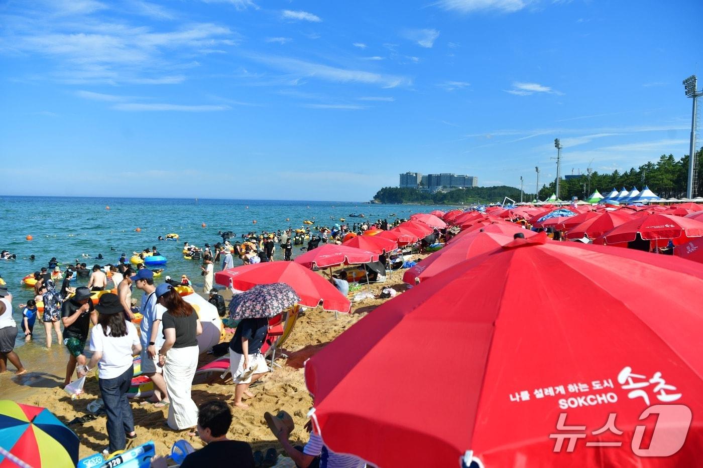 속초해수욕장 전경.&#40;속초시 제공, 재판매 및 DB 금지&#41; 2025.7.4/뉴스1