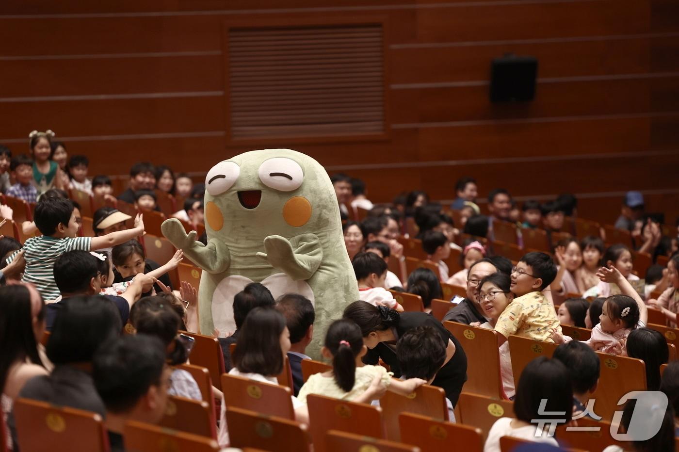 어린이 뮤지컬 '뚜비와 달빛기사단' 공연 일부 모습(대구 수성구 제공.재판매 및 DB 금지)