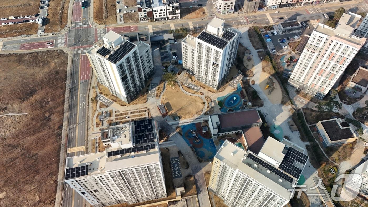 평택고덕 경기행복주택에 도입된 태양광 설비.(경기주택도시공사 제공. 재판매 및 DB금지)/뉴스1