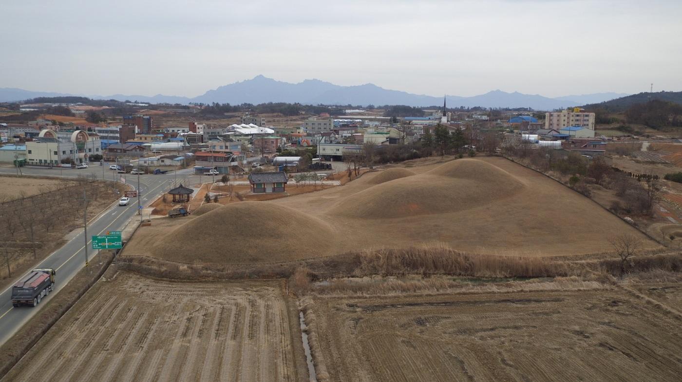 내동리 쌍무덤 전경&#40;국가유산청 제공&#41;