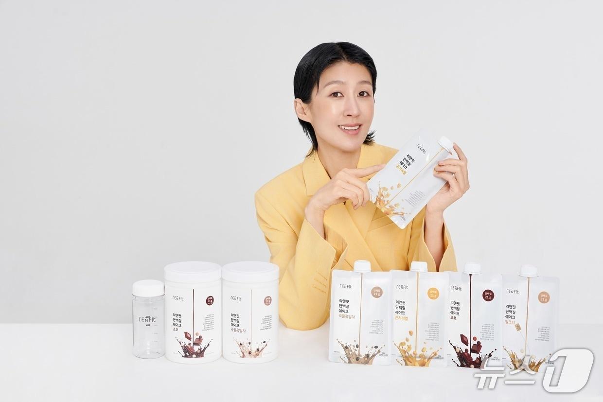본문 이미지 - 그래디언트, 프리미엄 이너뷰티 브랜드 리앤핏&#40;reNfit&#41; 신규 론칭하고 첫 제품 &#39;리앤핏 단백질 쉐이크&#39; 출시&#40;그래디언트 제공&#41;