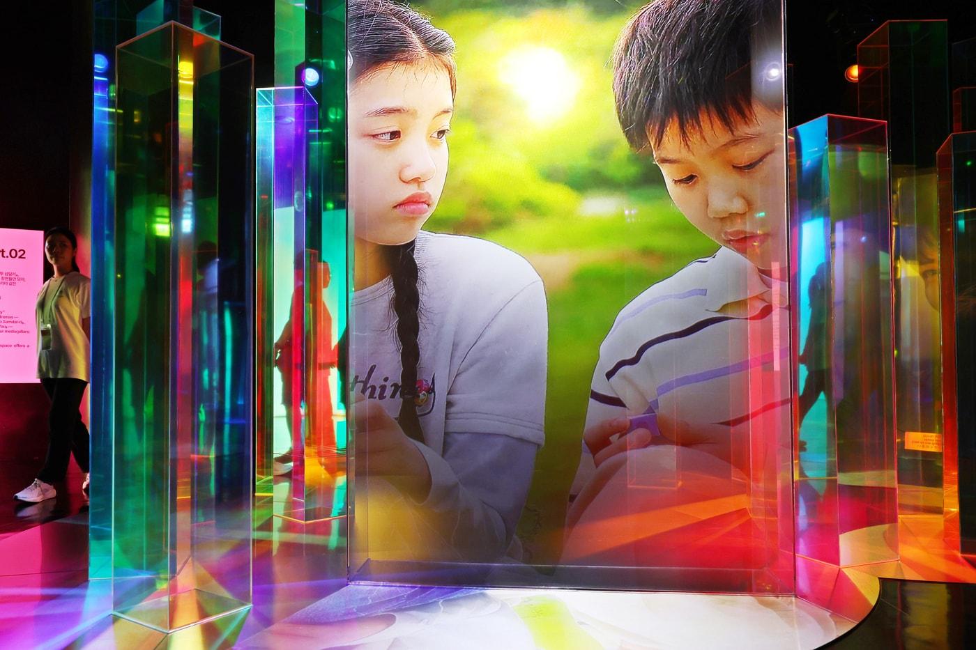 서울 종로구 청와대 사랑채 1층 전시실에서 열린 'K-드라마, 러브 챕터(Love Chapter)'에서 관람객들이 3D 미디어아트. (자료사진) 2025.7.7/뉴스1 ⓒ News1 황기선 기자