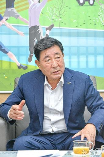 본문 이미지 - 김명기 횡성군수./&#40;횡성군 제공. 재판매 및 DB금지&#41;/뉴스1